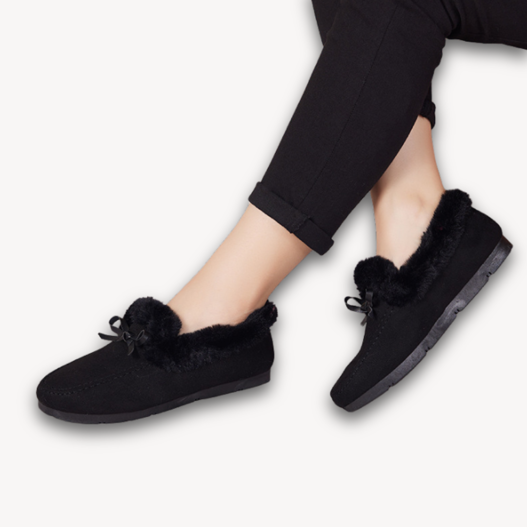 Loravelle | Women's Cozy Luxe Fur-Lined Moccasins