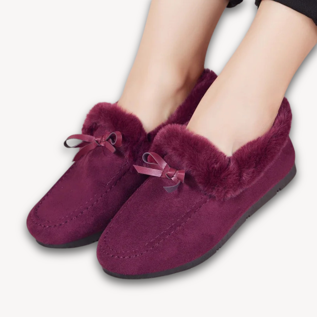 Loravelle | Women's Cozy Luxe Fur-Lined Moccasins