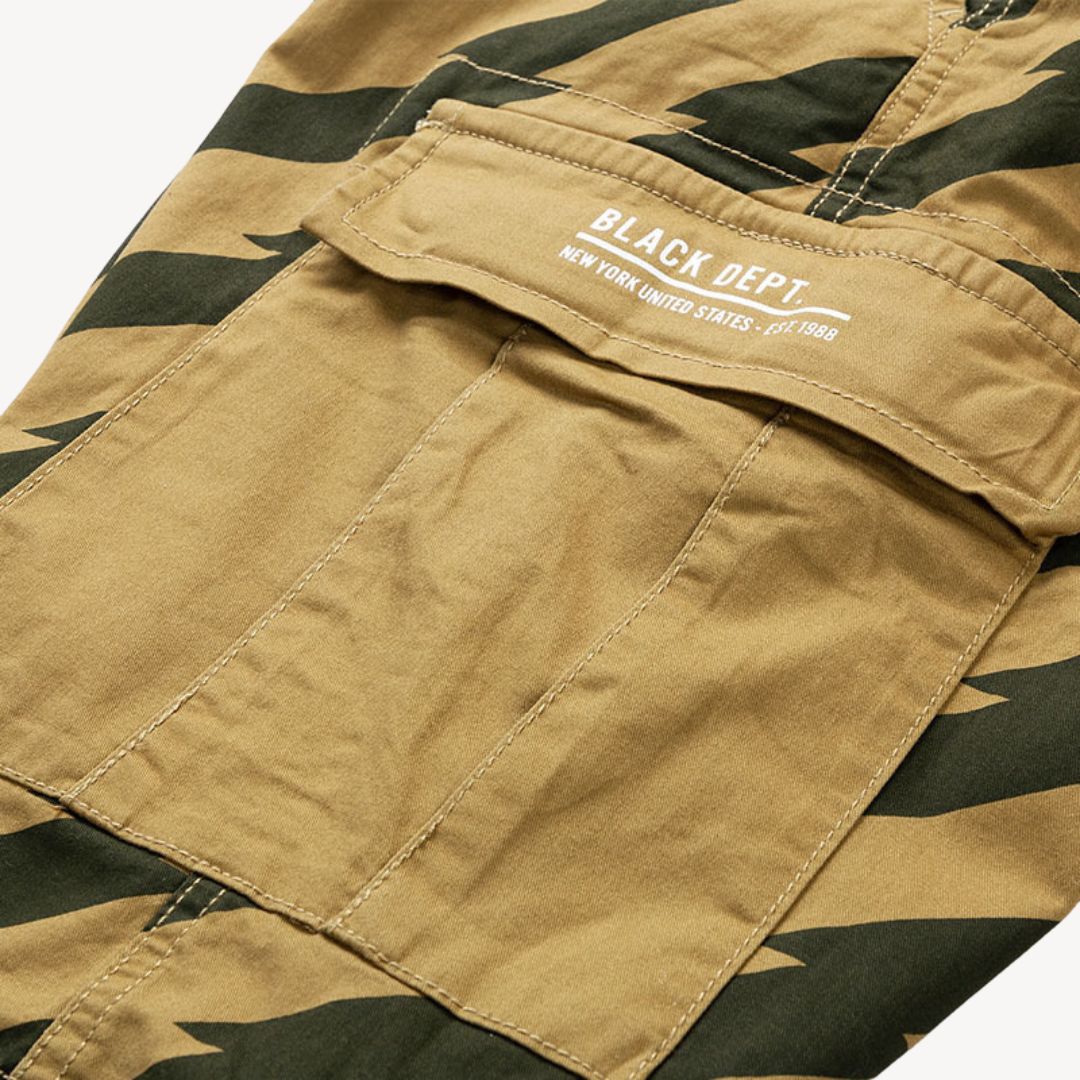 Men's Camo Cargo Shorts with Belt | Loravelle