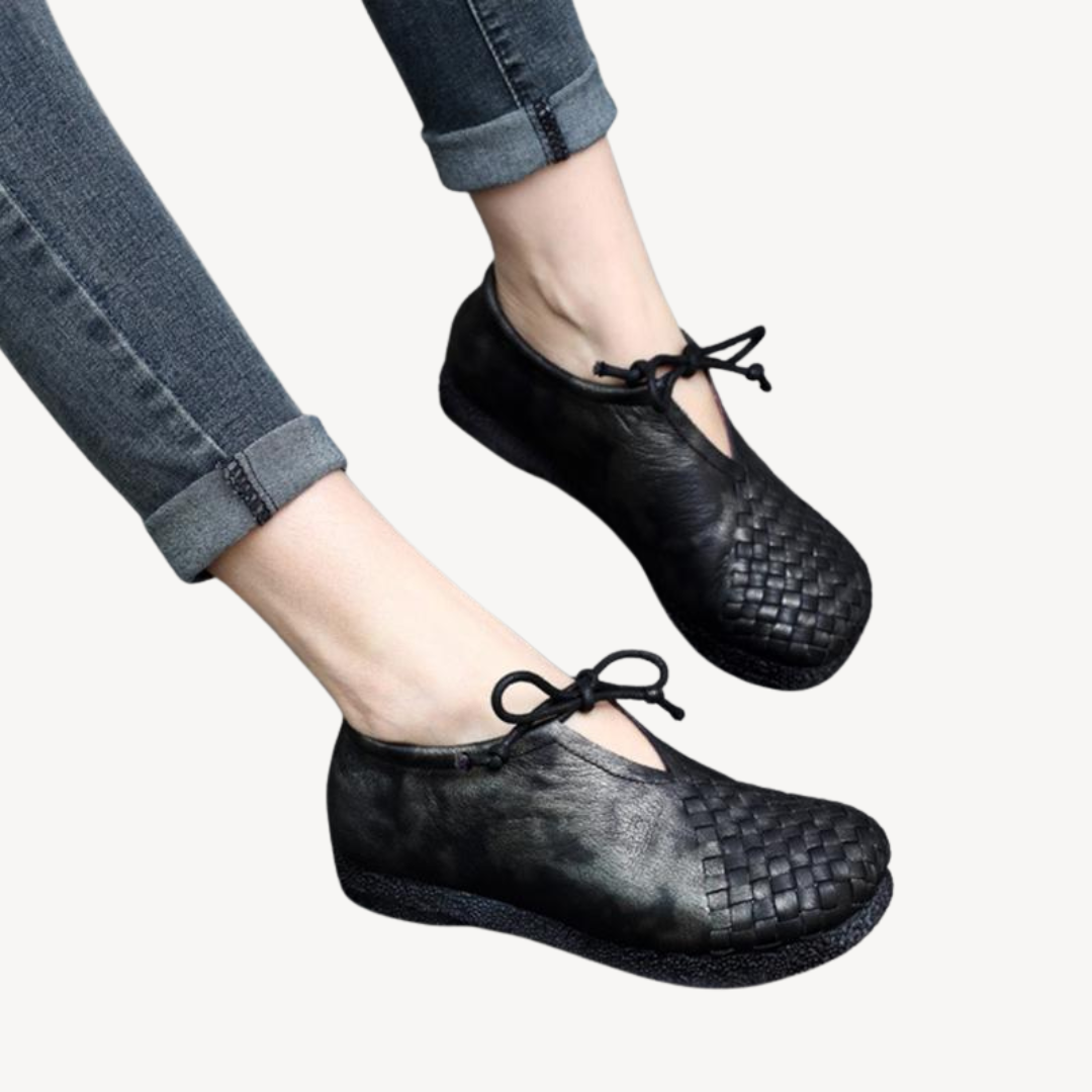 Orthopedic Lace-Up Shoes for Women | Loravelle