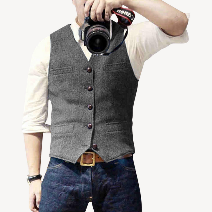 Men's Buttoned Wool Vest | Loravelle