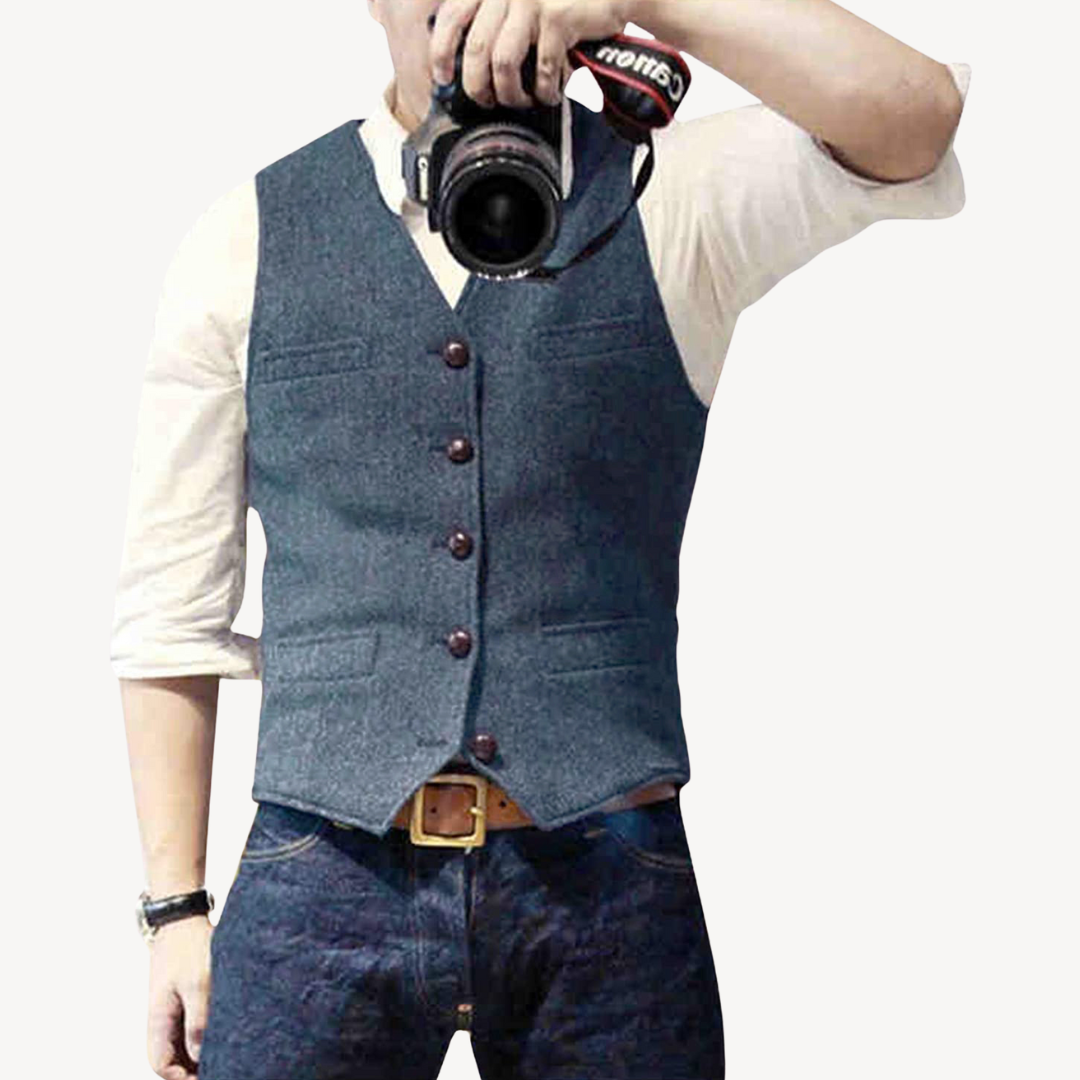 Men's Buttoned Wool Vest | Loravelle